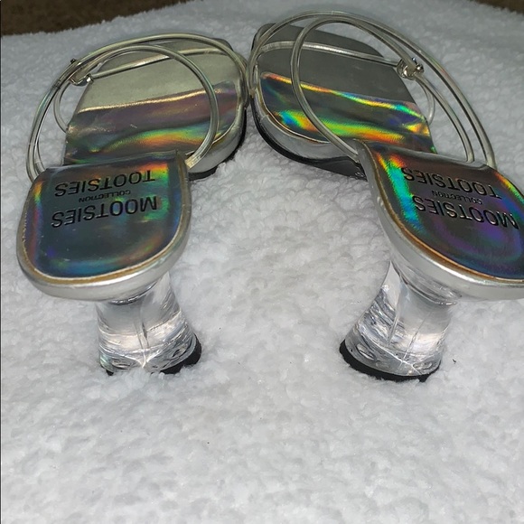 Heels - Picture 3 of 4